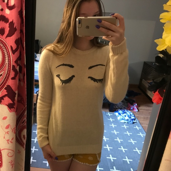 Fuzzy cream sweater - Picture 2 of 2