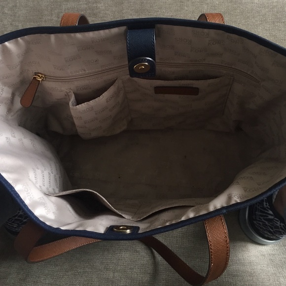 Micheal Kors tote bag - Picture 2 of 2