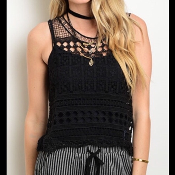 🔴CLEARANCE ITEM🔴Crochet Knit Top ⬇️Price Drop