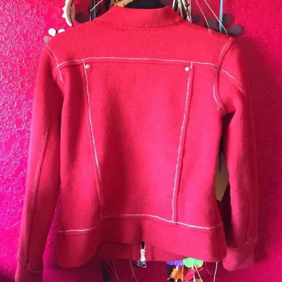 Red jacket - Picture 2 of 2