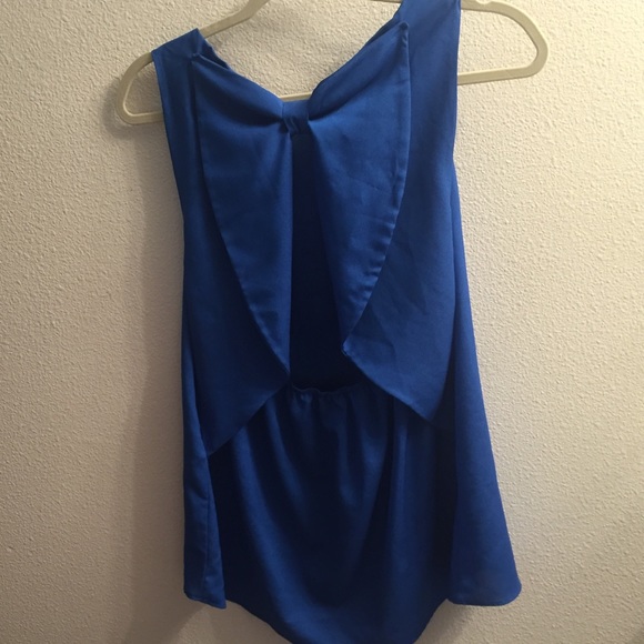 Blue top - Picture 2 of 2