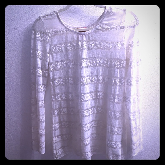 Cream/white lace long sleeve top