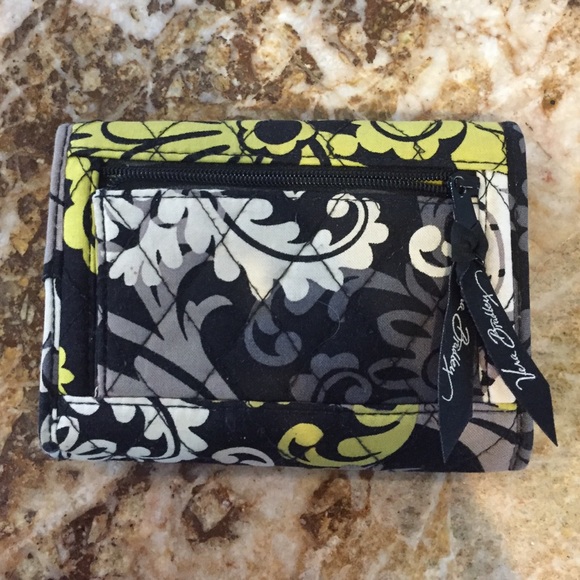 Like New Vera Bradley Wallet - Picture 4 of 4