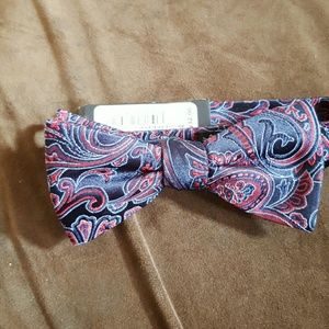 Bow tie