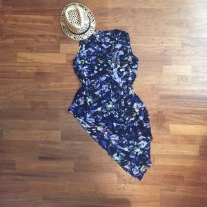 Super fun asymmetrical BCBG tunic