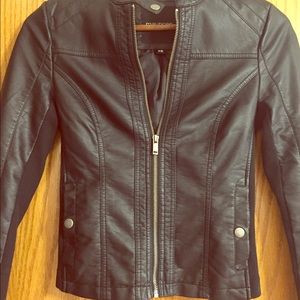 XS/S black leather jacket