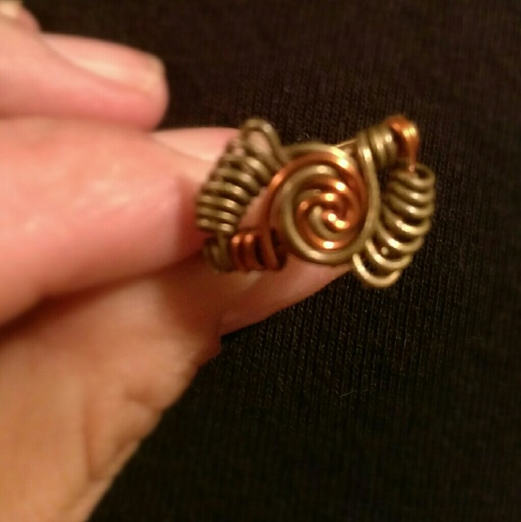 Bundle 3 Varied , uniquely designed RINGS - Picture 3 of 4
