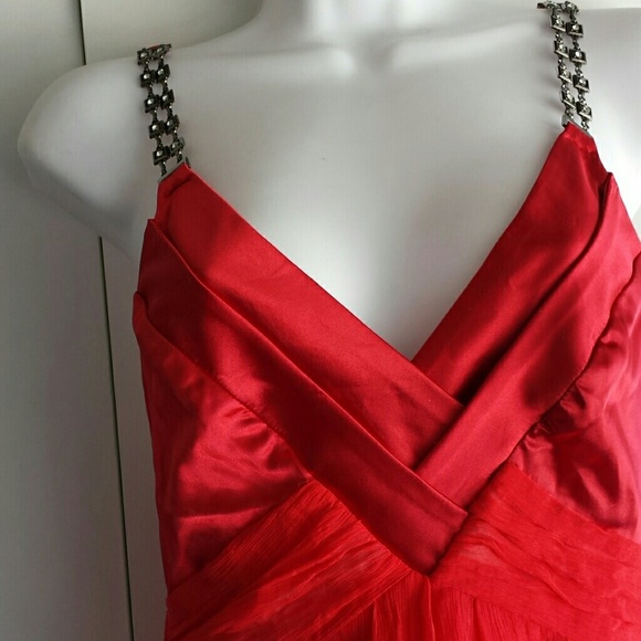 Red chiffon dress - Picture 2 of 4
