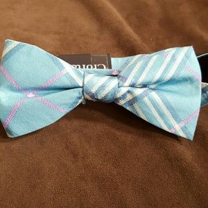 Bow tie