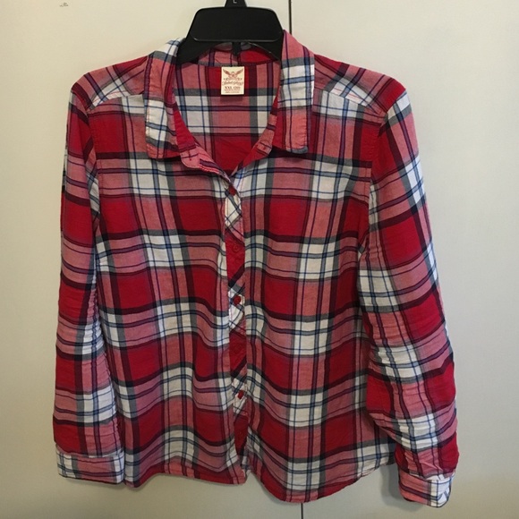 Red light weight flannel print. XXL