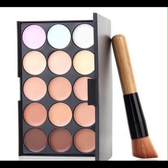 Contour Pallete, Makeup Brush & Beauty Blender. - Picture 3 of 3