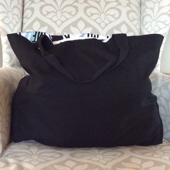 Keeping 🚫VS PINK metallic tote 😎💙 - Picture 2 of 2