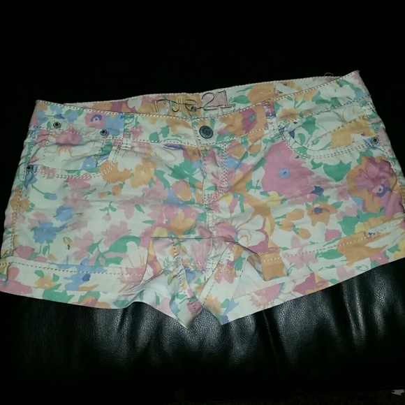 Flower print shorts