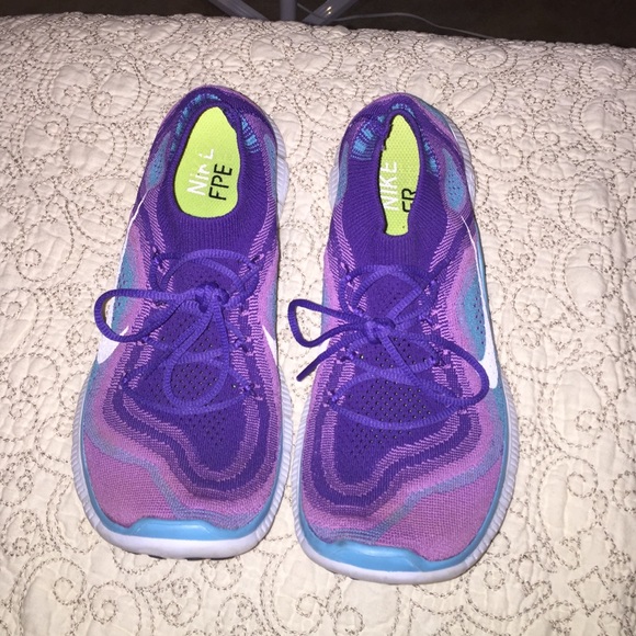 Nike Free Flyknits 5.0