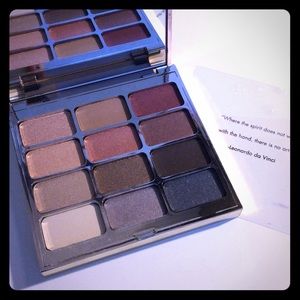 STILA Eyes Are The Window Shadow Palette