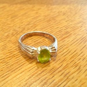 Sterling Silver 925 Peridot Gemstone Ring Sz 8.75