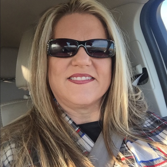 Meet your Posher, Dawn