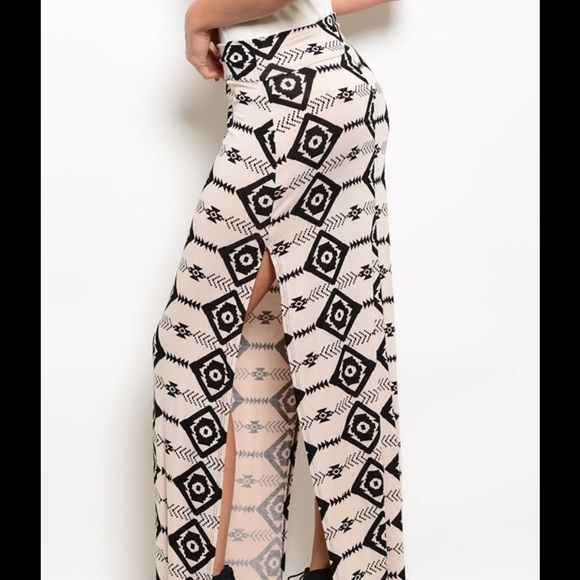 🔴CLEARANCE ITEM🔴Maxi Skirt - Picture 2 of 3