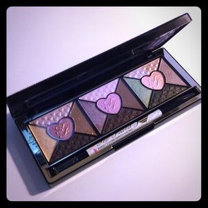 Too Faced Love Palette