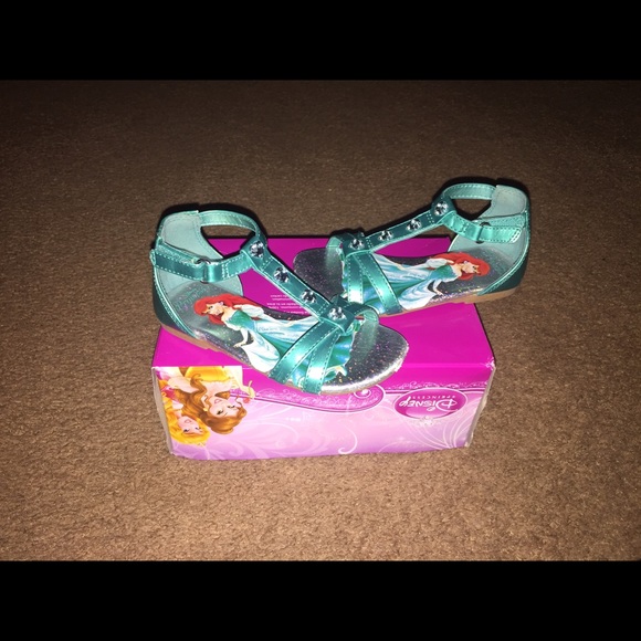 DISNEY Little Mermaid toddler shoes size 7 1/2