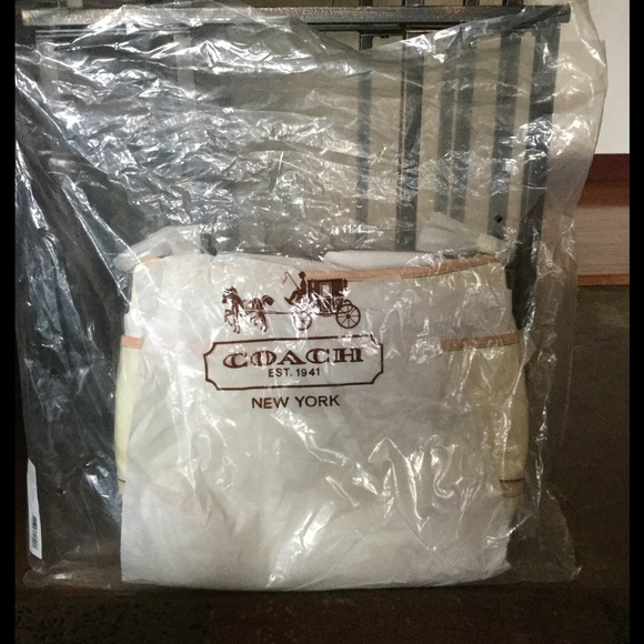 Coach Peyton Embossed Hobo Bag - Picture 2 of 4