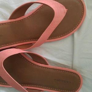 Coral flips from G.H. Bass & Co