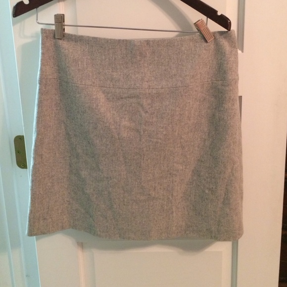 Banana Republic gray skirt
