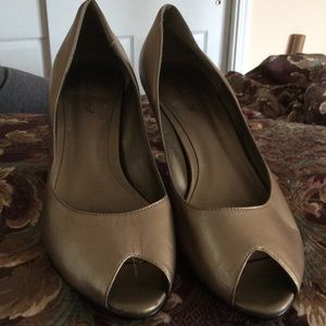 Madeline heels size9.5M