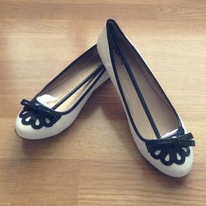 Flat shoes