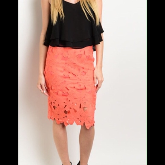 🔴CLEARANCE ITEM🔴Floral Hem Skirt ⬇️Price Drop