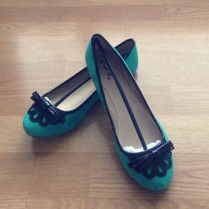 Flat shoes