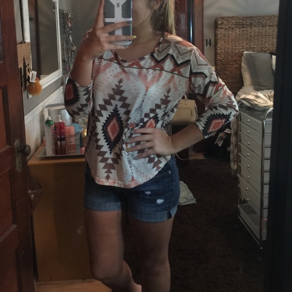 Tribal print 3/4 sleeve shirt