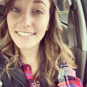 Meet your Posher, Elizabeth