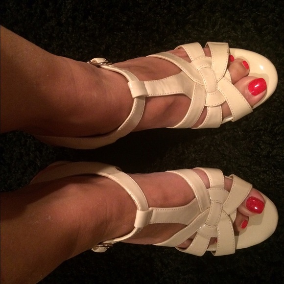 Euro Soft by SOFFT tan heels
