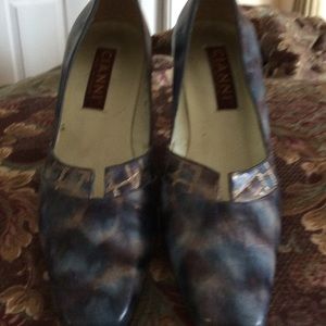 Cianni  heels size 10N