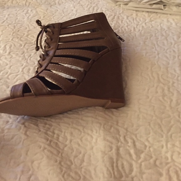 Wedge lace up sandels