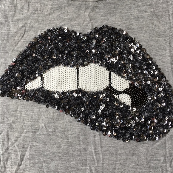 💋CUTE LIPS TOP💋 - Picture 2 of 4