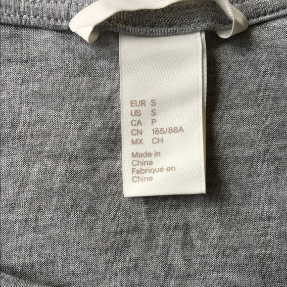 💋CUTE LIPS TOP💋 - Picture 3 of 4