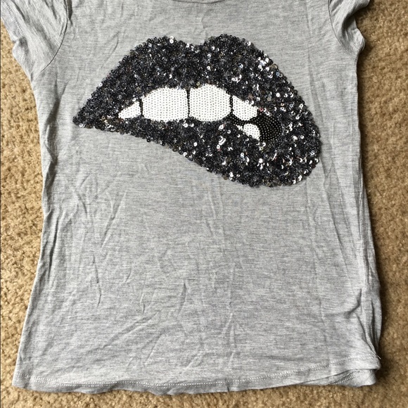 💋CUTE LIPS TOP💋 - Picture 4 of 4