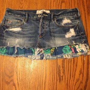 Hollister mini skirt