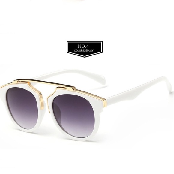 • Top Bar Sunnies •