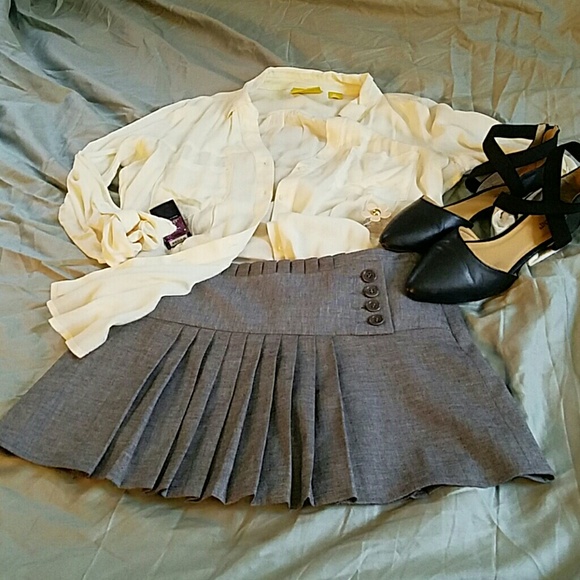 NWOT Adorable Pleated and Lined Miniskirt