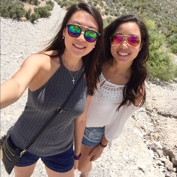 • Top Bar Reflective Sunnies • - Picture 3 of 3