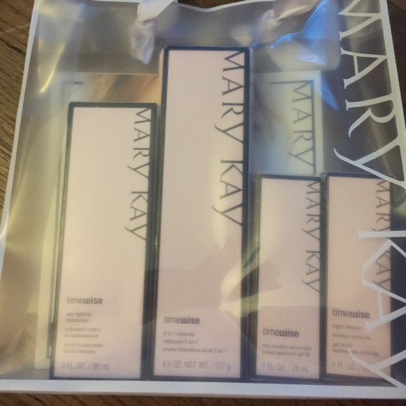 Mary Kay Time Wise Set