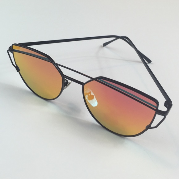 Bomb Red/Black Sunglasses! - Picture 3 of 4