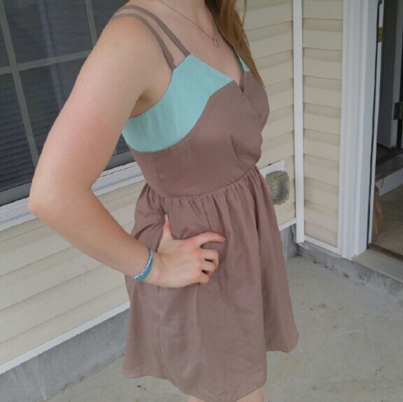 Dress - Picture 2 of 3