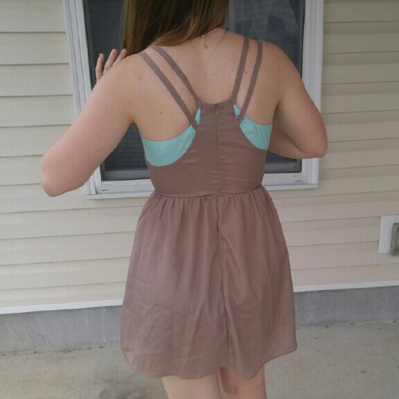 Dress - Picture 3 of 3