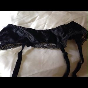70's-80's vintage Simone Garter belt