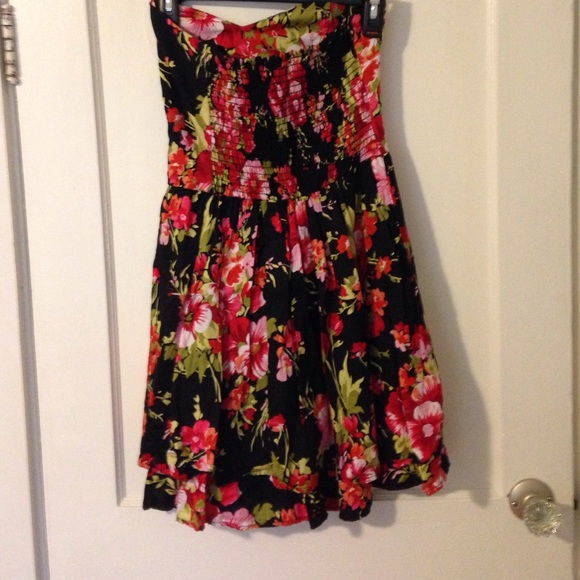 Strapless Floral Dress (Urban Outfitters) - Picture 3 of 4