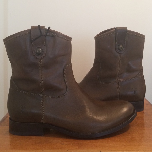 FRYE Melissa Button Short Boots - Picture 3 of 4